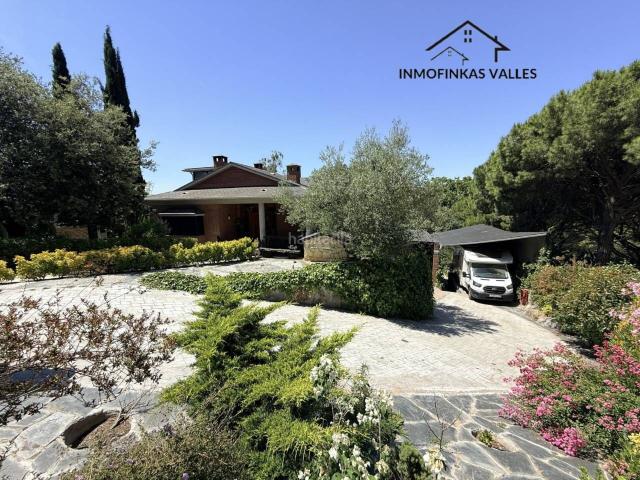 Casa en venta en Lliçà de Vall. ESPECTACULAR CASA DE 329 M2 CON PISCINA EN LLIÇA DE VALL CAN VILARDEBO. Casas Lliçà de.