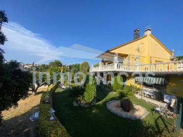 Casa en venta en Lliçà de Vall. Magnífica casa situada en Lliçà dAmunt, parcela de 1800 m2. Casas Lliçà de.