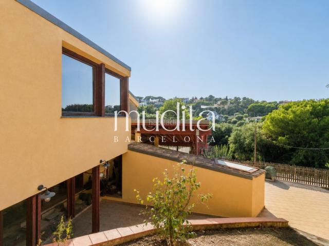 Casa en venta en Llinars del Vallès. Una casa entre madera y bosque en Sant Carles, Llinars del Vallès. Casas Llinars del.