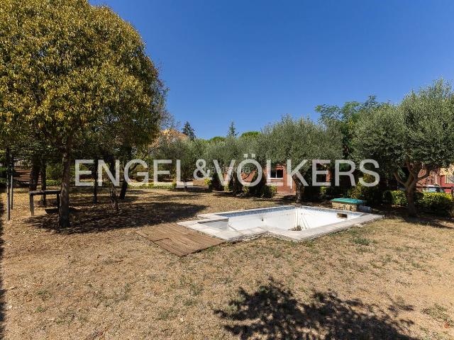 Casa en venta en Llinars del Vallès. Exclusiva casa independiente en una planta con jardín, piscina y vistas a la montaña en Llinars del Vallès. Casas Llinars del.