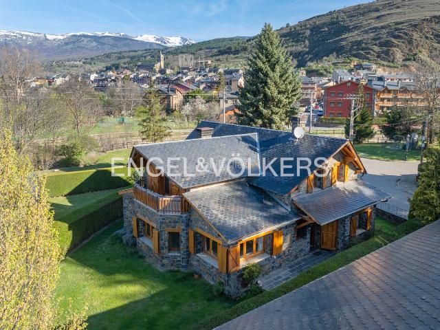 Casa en venta en Llívia Pirineos. Casa en Llivia Park. Casas.