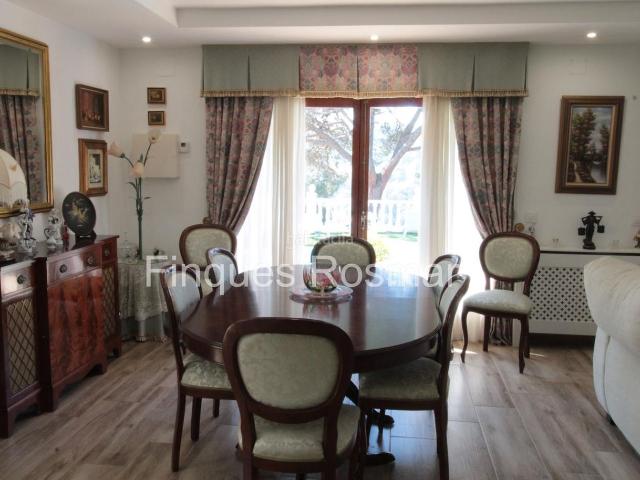 Casa en venta en Lloret de Mar, Canyelles Costa Brava. CASA DE 5 DORMITORIOS CON LICENCIA TURÍSTICA Y VISTAS AL MAR EN CANYELLES. Casas Lloret de.