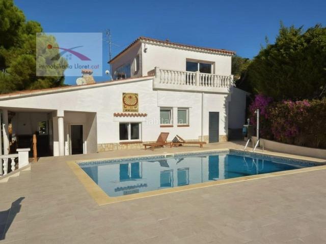 Casa en venta en Lloret de Mar, Canyelles Costa Brava. CASA en CANYELLES con 2 Terrenos, puede hacer otra casa independiente !. Casas Lloret de.