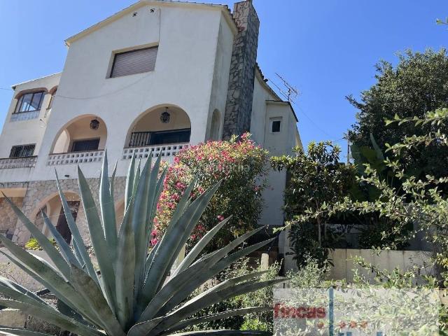 Casa en venta en Lloret de Mar, Lloret Verd Els Pinars Costa Brava. CASA CON VISTAS AL MAR Y LICENCIA TURÍSTICA. Casas Lloret de.