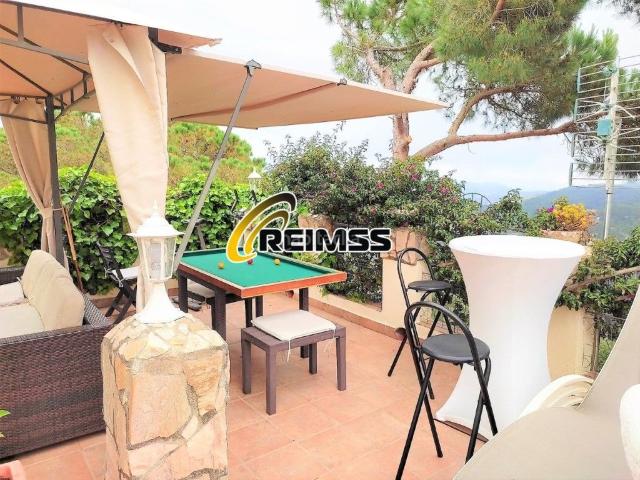 Casa en venta en Lloret de Mar, Serra Brava Costa Brava. Casa con vistas al mar, licencia turística y piscina, COSTA BRAVA. Casas Lloret de.