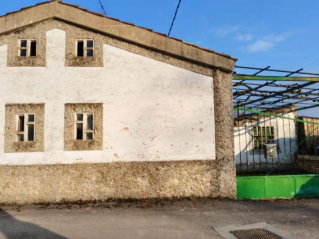 Casa en venta en Logroño, Oeste. Venta en el Cortijo casa y terreno. Casas.