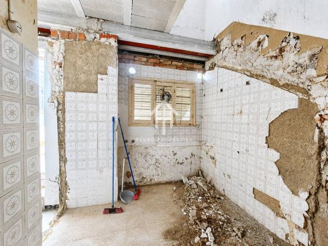 Casa en venta en Loja, ideal para reformar