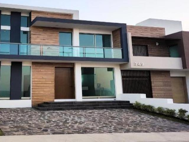Casa en Venta en Loma Alta Fraccionamiento Tres Marías