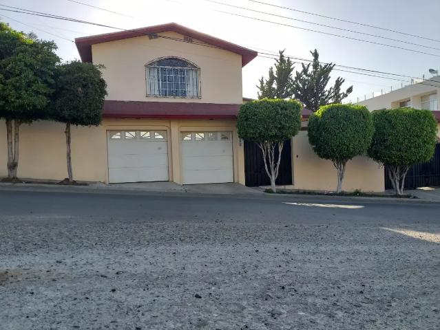 Casa en Venta en Loma Dorada, Tijuana Espacios Amplios y Funcionales