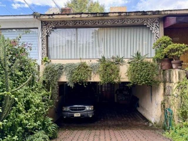 Casa en venta en Lomas Axomiatla para remodelar