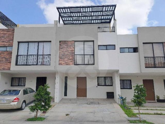 CASA EN VENTA EN LOMAS ALTOSUR