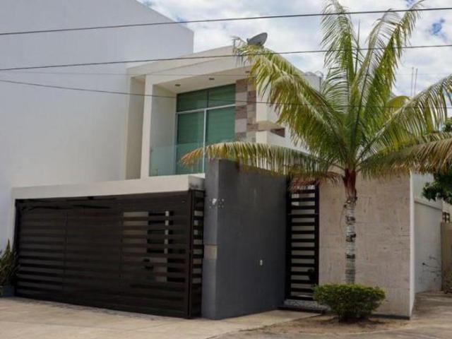 CASA EN VENTA EN LOMAS DE MAZATLÁN