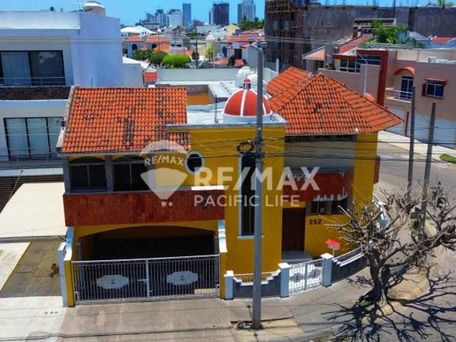 CASA EN VENTA EN LOMAS DE MAZATLÁN 4
