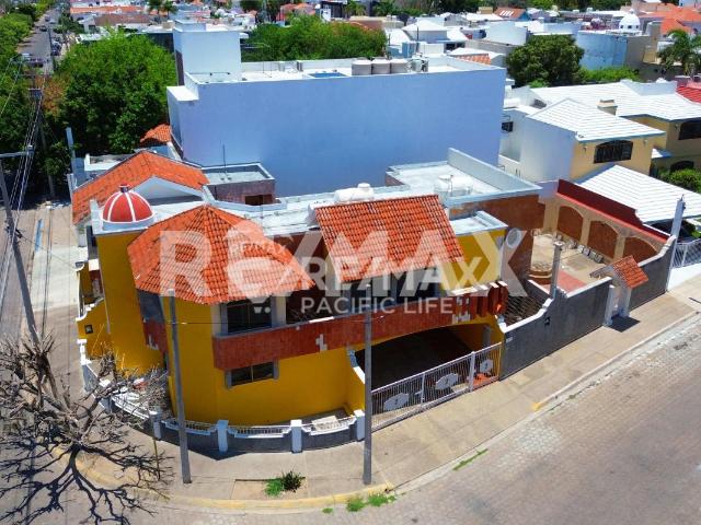 CASA EN VENTA EN LOMAS DE MAZATLÁN