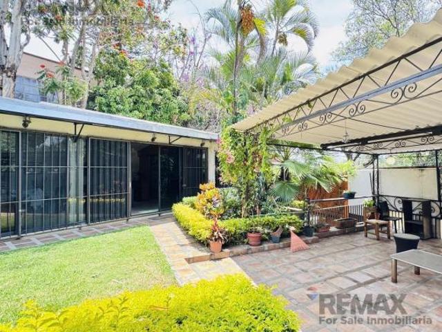 Casa en Venta en Lomas de Atzingo, Cuernavaca, Morelos…Clave 6330