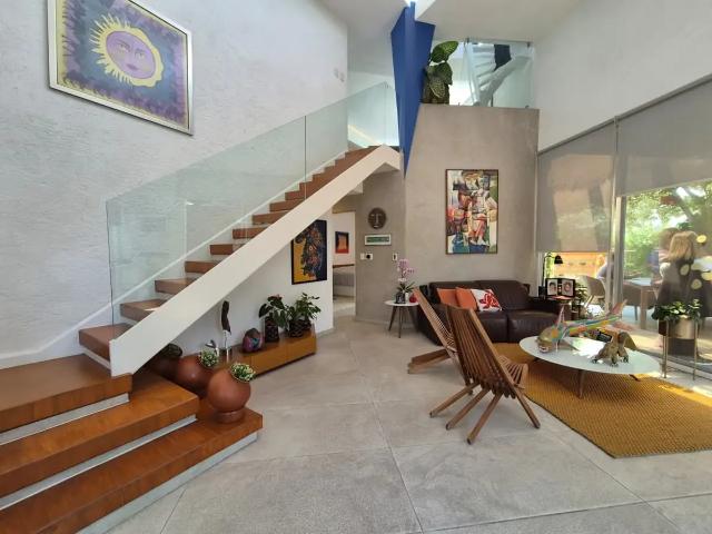 CASA EN VENTA EN PARQUE SANTO DOMINGO, LOMAS DE ANGELÓPOLIS II