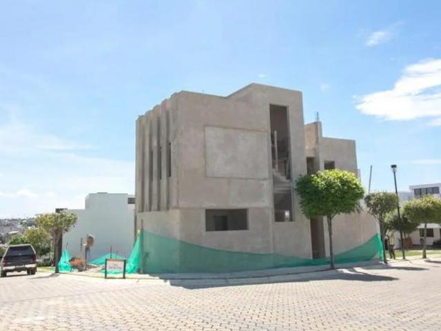 CASA EN VENTA EN LOMAS DE ANGELÓPOLIS CASCATTA, SAN ANDRÉS CHOLULA, PUEBLA