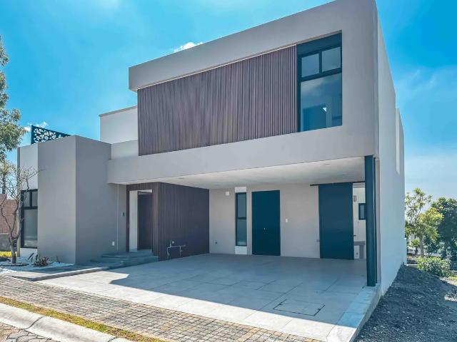 Casa en venta en Lomas de Angelópolis II, San Andrés Cholula, Puebla