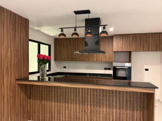 Casa en venta en Lomas de Angelopolis III cluster con alberca
