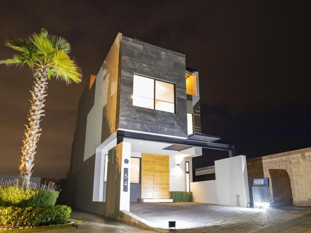 Casa en venta en Lomas de Angelopolis III, La Rioja Residencial, con alberca