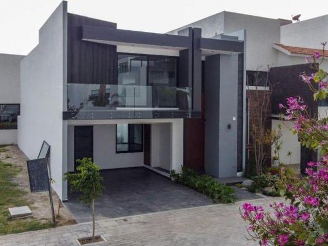 Casa en venta en Lomas de Angelopolis, Parque Foresta