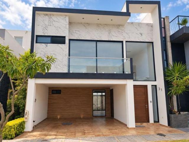 CASA EN VENTA EN LOMAS DE ANGELÓPOLIS