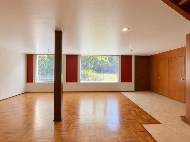 Casa en Venta en Lomas de Chapultepec con Vigilancia y Jard?n