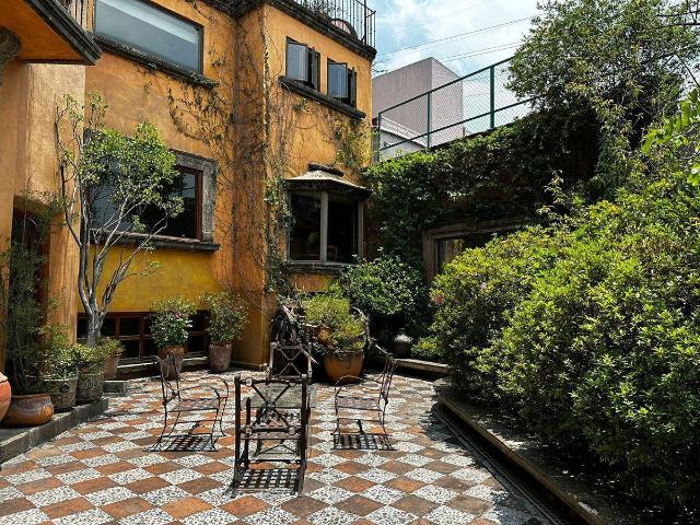 CASA EN VENTA EN LOMAS DE CHAPULTEPEC SOBRE PASEO DE LA REFORMA