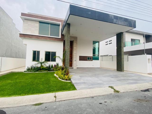 Casa en venta en Lomas de Cocoyoc, Atlatlahucan, Morelos