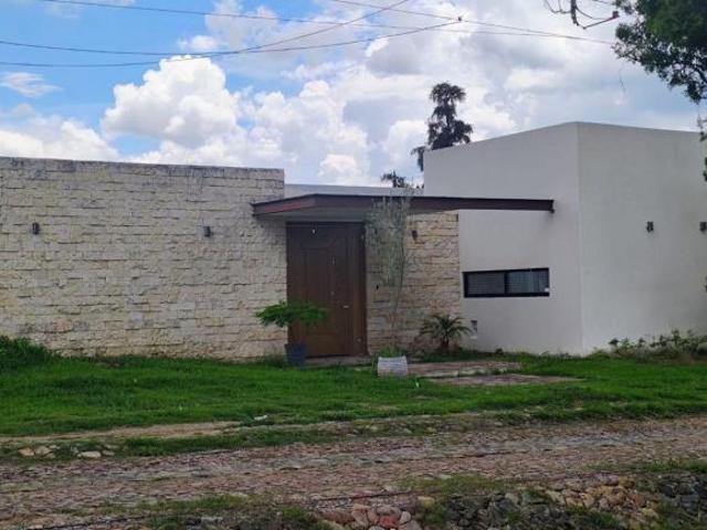CASA EN VENTA EN LOMAS DE COMANJILLA A ESTRENAR
