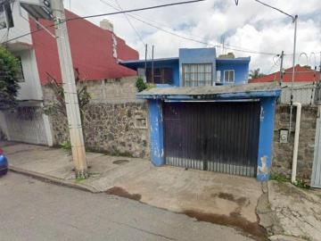 Casa en Venta en Lomas de Cortes, Rincon del Valle Cuernavaca Morelos.AD