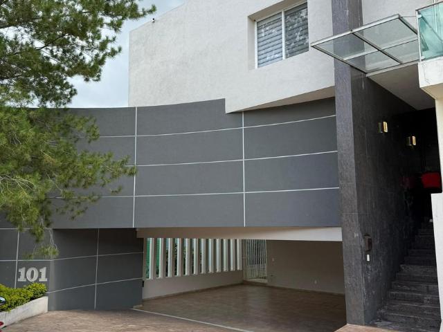 CASA EN VENTA EN LOMAS DE GRAN JARD?N
