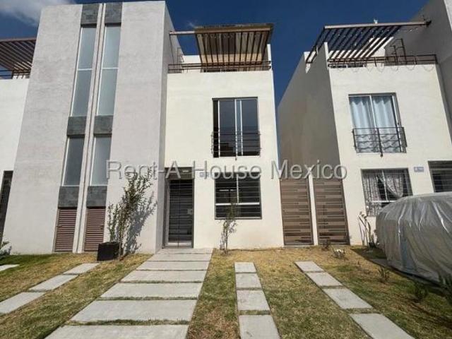 Casa en Venta en Lomas de la Plata 26 2064