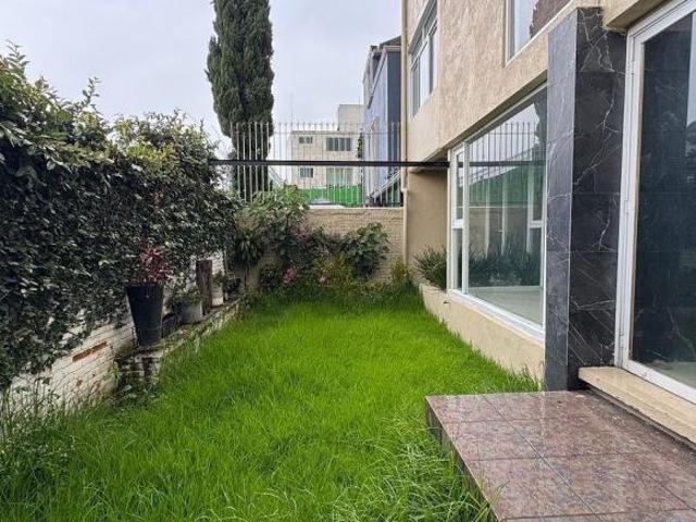 Casa en Venta en Lomas de las Águilas | Fraccionamiento Cerrado con Roof Garden