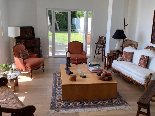 CASA EN VENTA EN LOMAS DE SANTA FE REMODELADA