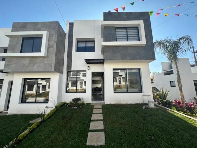 Casa en venta en Lomas de Tzompantle, Cuernavaca, Morelos