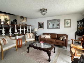 Casa en venta en Lomas de Tarango