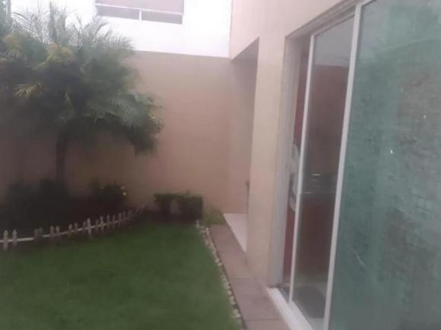 Casa en Venta en Lomas del Valle, Puebla: Espaciosa y Bien Ubicada