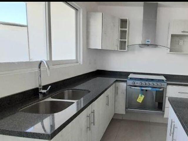 CASA EN VENTA EN LOMAS DEL MARQUÉS QRO