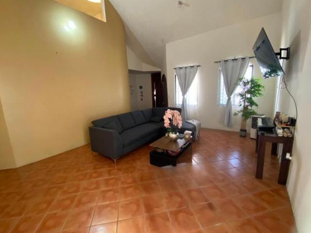 CASA EN VENTA EN LOMAS DEL PARQUE PARRAL