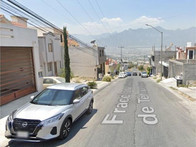 Casa en venta en Lomas del Poniente, Santa Catarina, Nuevo León