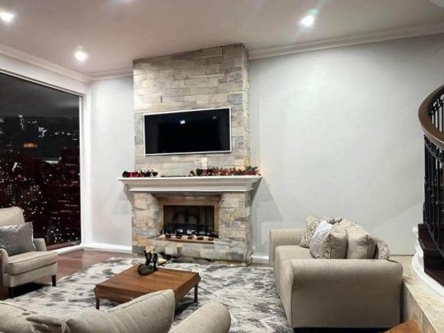 CASA EN VENTA EN LOMAS DEL ROBLE SAN NICOLAS DE LOS GARZA