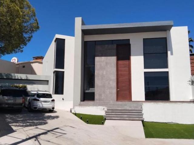 CASA EN VENTA EN LOMAS DEL SANTUARIO