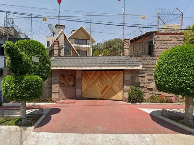 Casa en Venta en Lomas Estrella, Iztapalapa RT