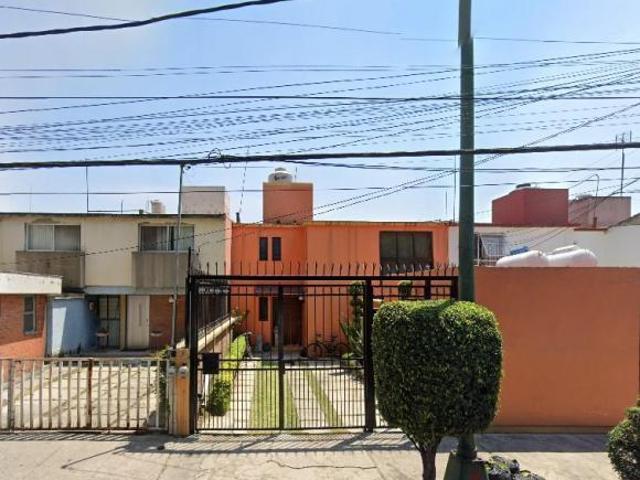 Casa en VENTA en Lomas Estrella 2da Secc