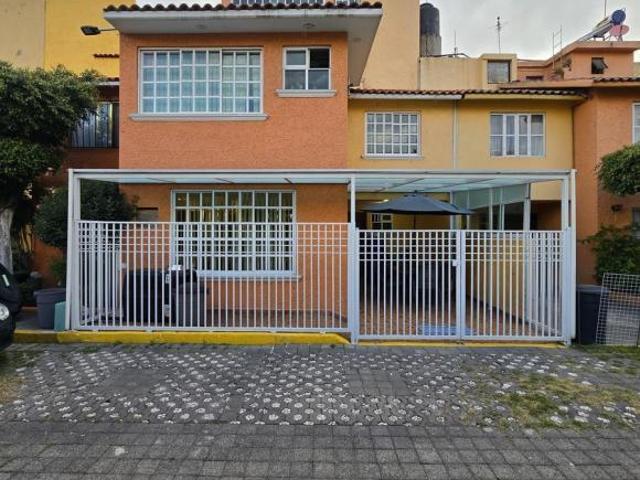 Casa en venta en Lomas estrella