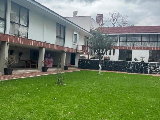CASA EN VENTA EN LOMAS HIPODROMO