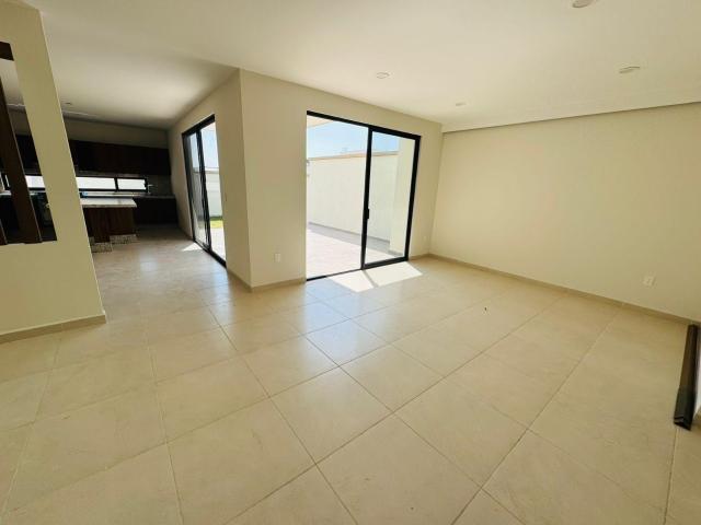 Casa en venta en LOMAS PUNTA DEL ESTE jardin amplio