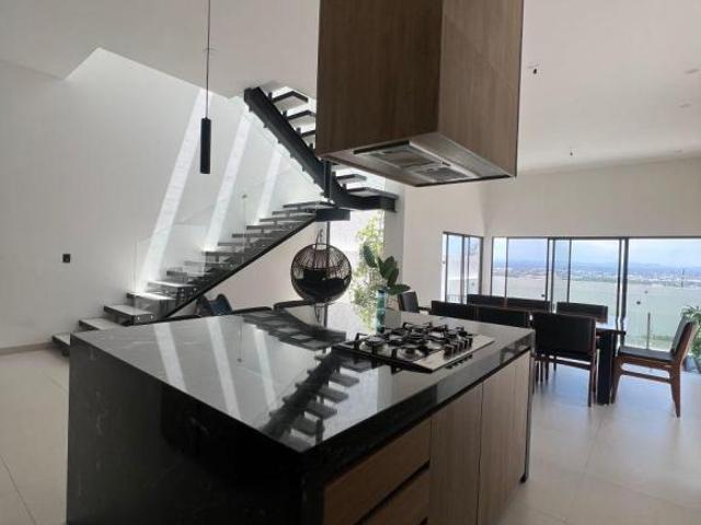 CASA EN VENTA EN LOMAS PUNTA DEL ESTE