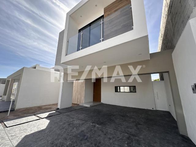 CASA EN VENTA EN LOS VIÑEDOS